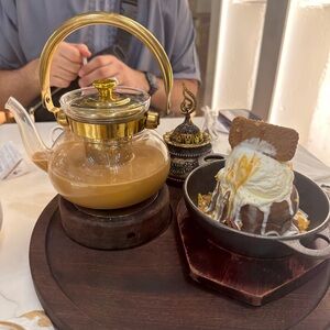 Meet your Posher, Dina